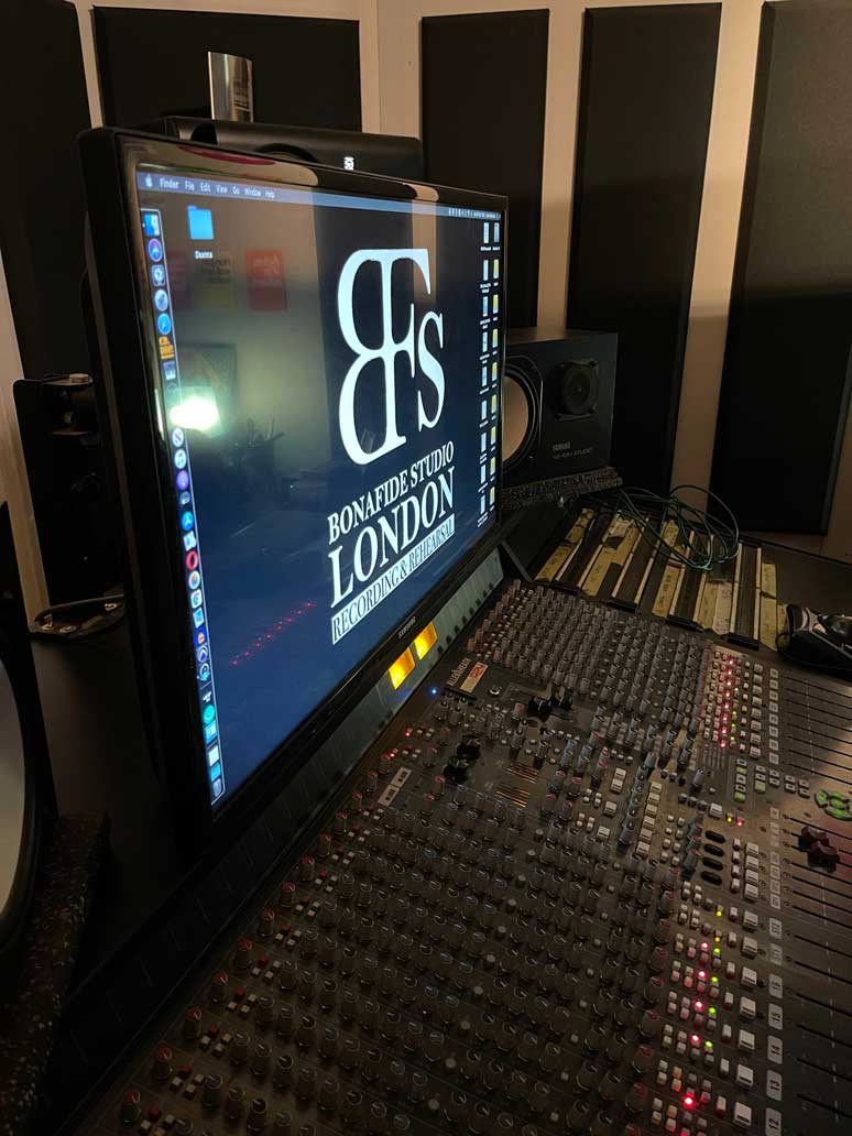 Preparing to record in a professional recording studio - BonaFideStudio